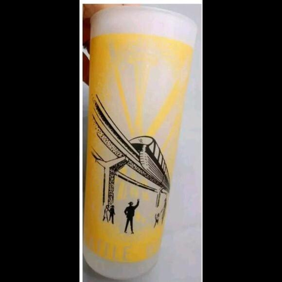 1962 Seattle World's Fair Glasses Red And Yellow Vintage Set Of 2 - Picture 2 of 5